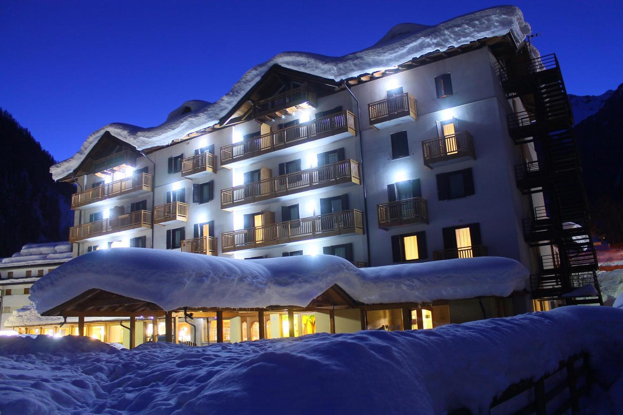 Hotel Cristallo 페이오 외부 사진